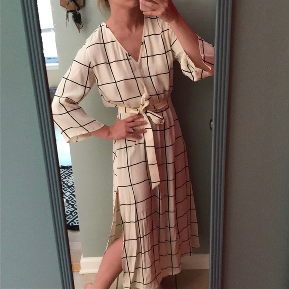 Reformation Dresses & Skirts - LAST CHANCE! Reformation • Windowpane Dress